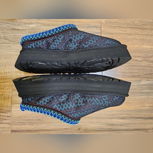 UGG Tazz Maxi Tasman, black, size US 10 - Picture 9 of 11